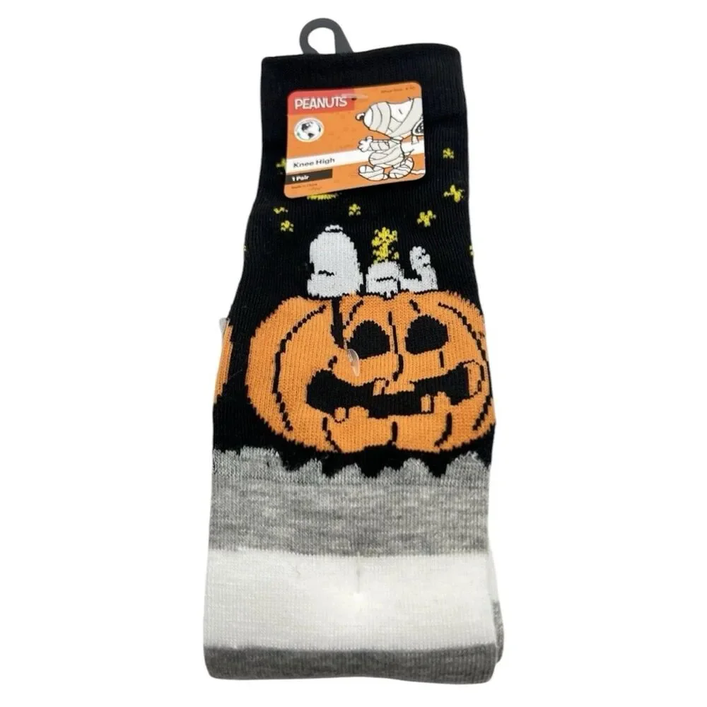 Peanuts Women's Snoopy Pumpkin Halloween Knee-High Socks, 1-Pack 4-10